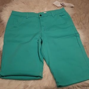 NWT DG2 bermuda shorts.